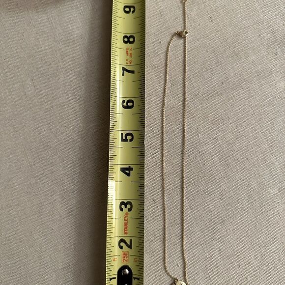 Vinatge gold necklace with sand dollar charm. - Picture 4 of 6